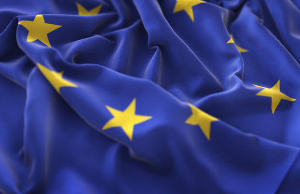 Unión Europea emite lista paraísos fiscales.