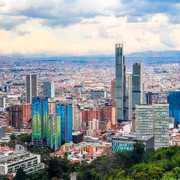 1.	JP Morgan projects that the Colombian economy will grow 9% in 2021 and 4% in 2022.